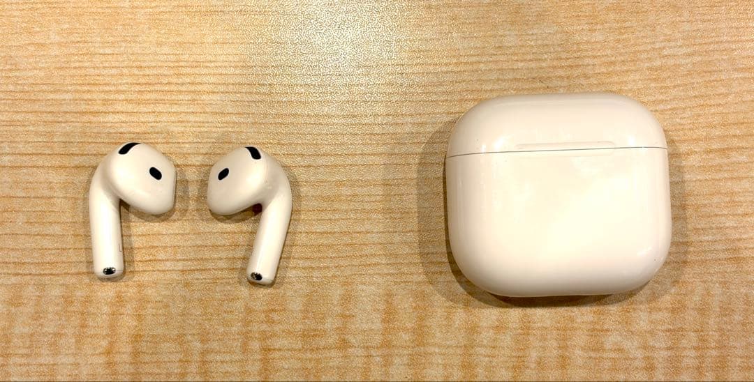 Apple AirPods4 ノイズキャンセリングモデル本体 充電ケース付き
