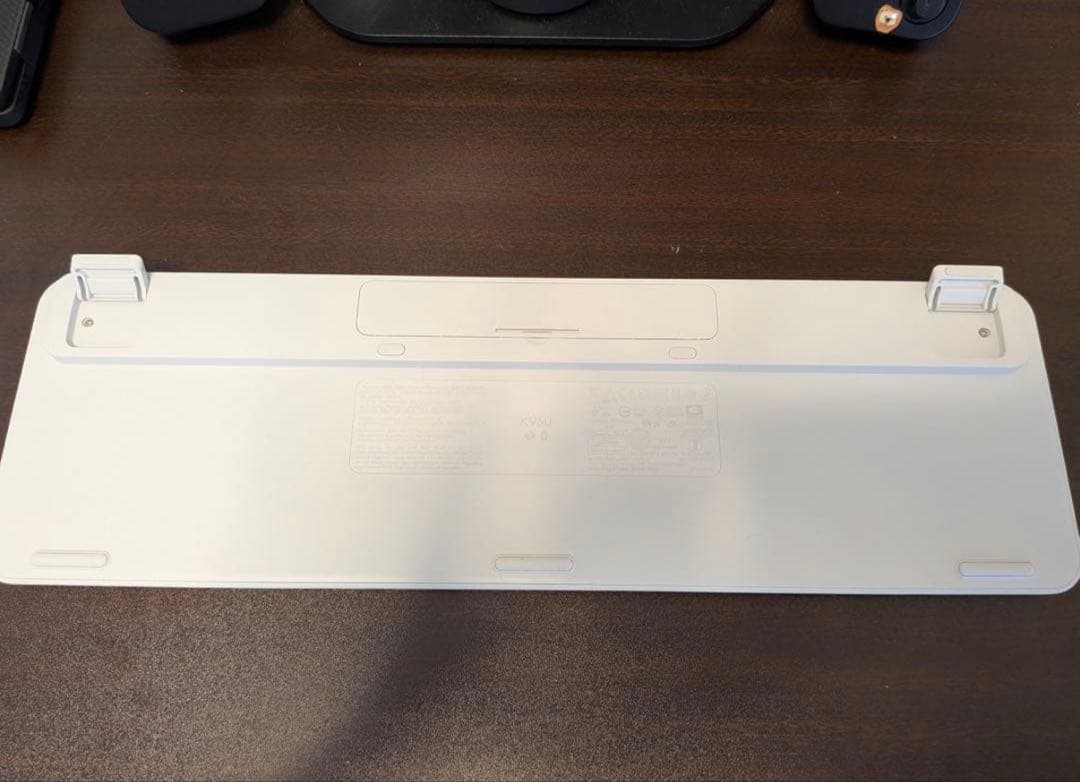 K950 Logicool 薄型キーボード　ホワイト