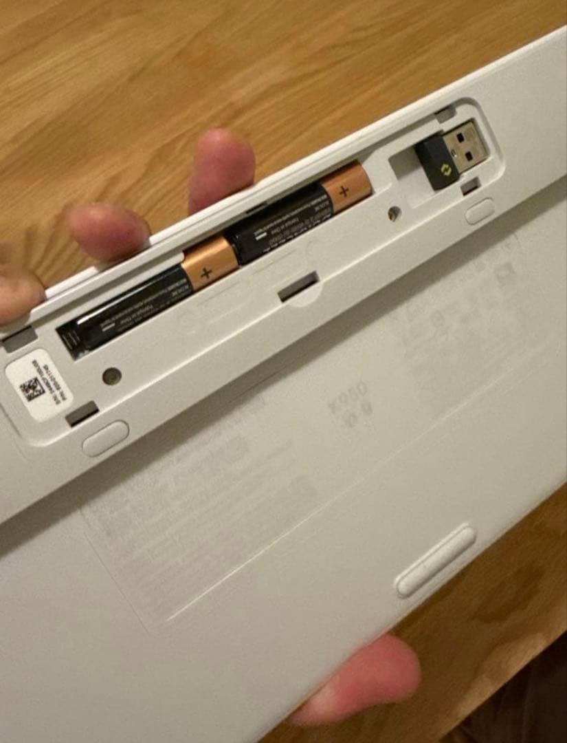 K950 Logicool 薄型キーボード　ホワイト