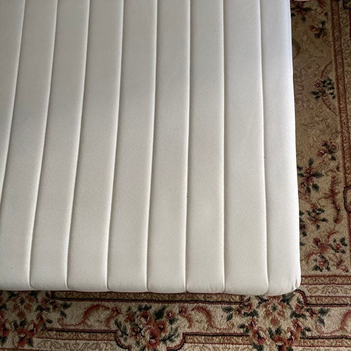 ダブルベッド 脚付き