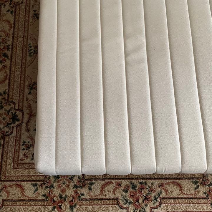 ダブルベッド 脚付き