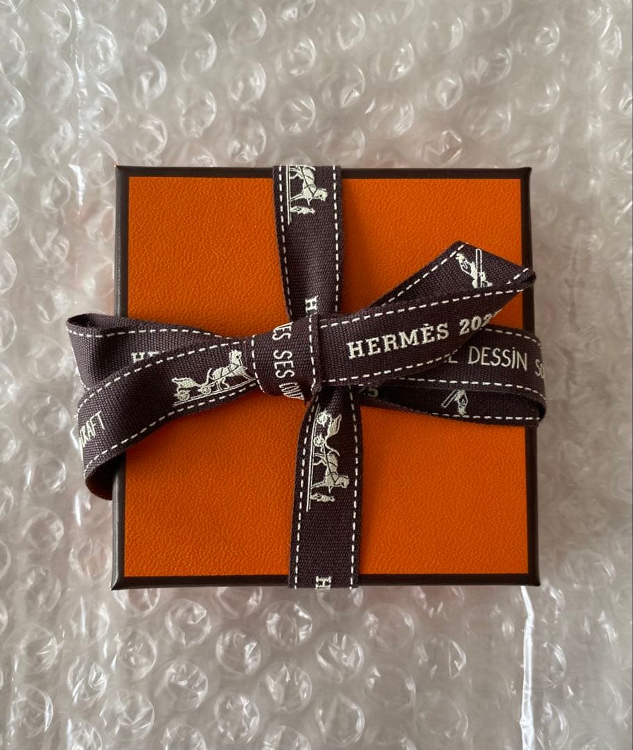 エルメス　ブローチ　シェーヌダンクル　黒　シルバー　エプソン　バッチ　新品本物