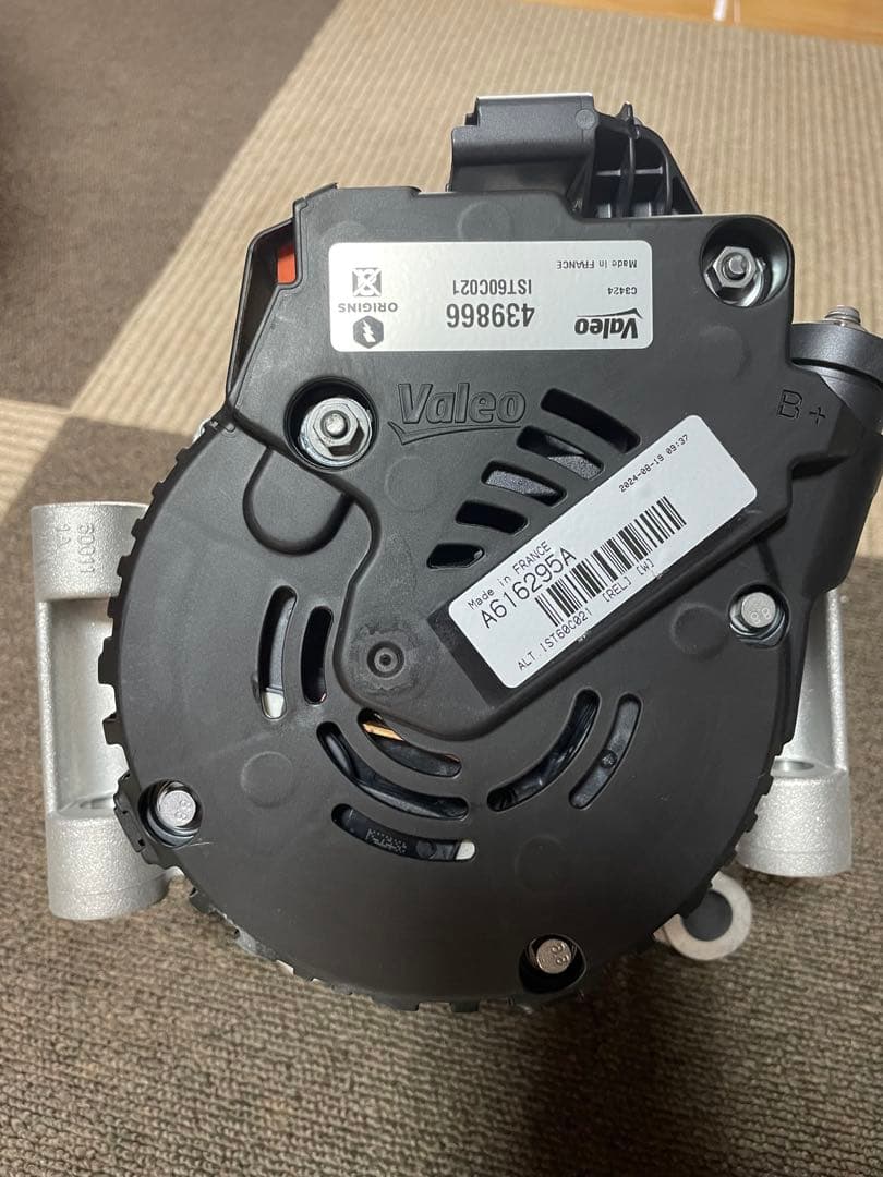 スバル　インプレッサXVハイブリッド　オルタネーター