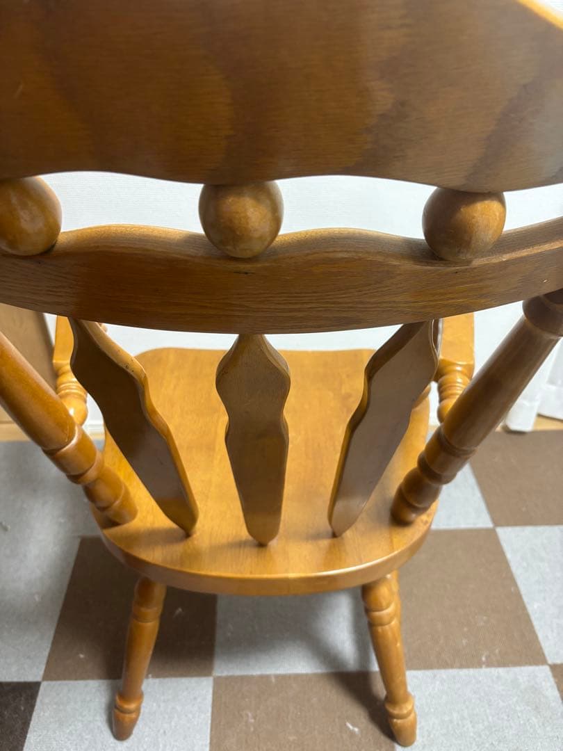 木製アームチェア 肘掛け付き アンティーク調 レトロ椅子