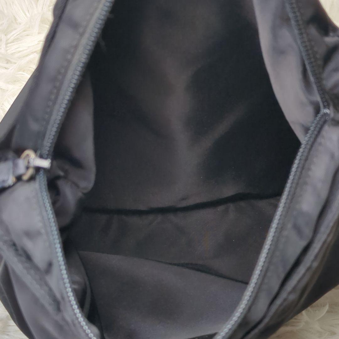 I*O様 美品✨プラダ サコッシュ ナイロン 黒 三角ロゴ シルバー金具 ロゴプ