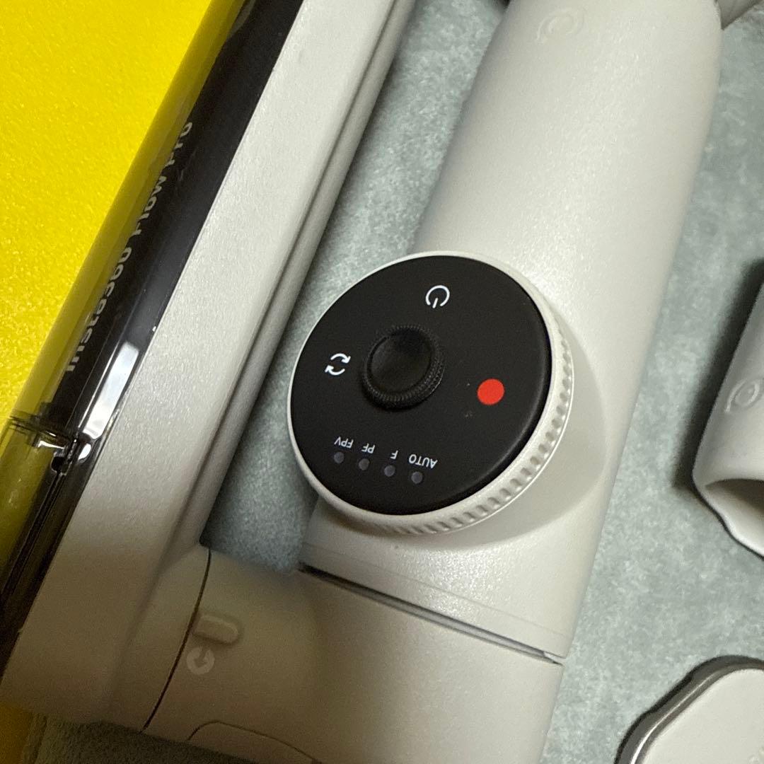 Insta360 Flow Pro 、ハードケース付き