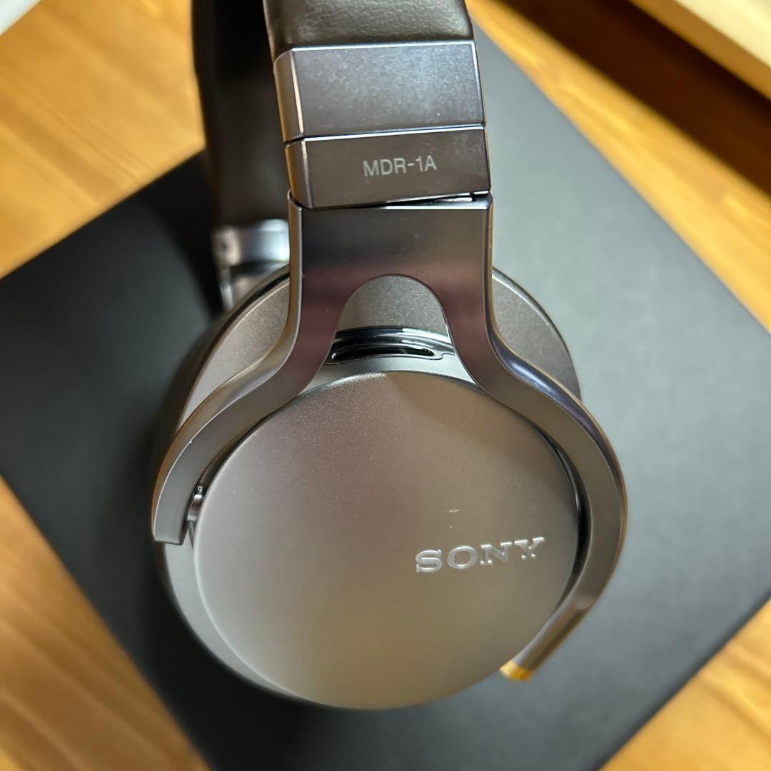 【美品】SONY MDR-1A ステレオヘッドホン シルバー　ハイレゾ対応