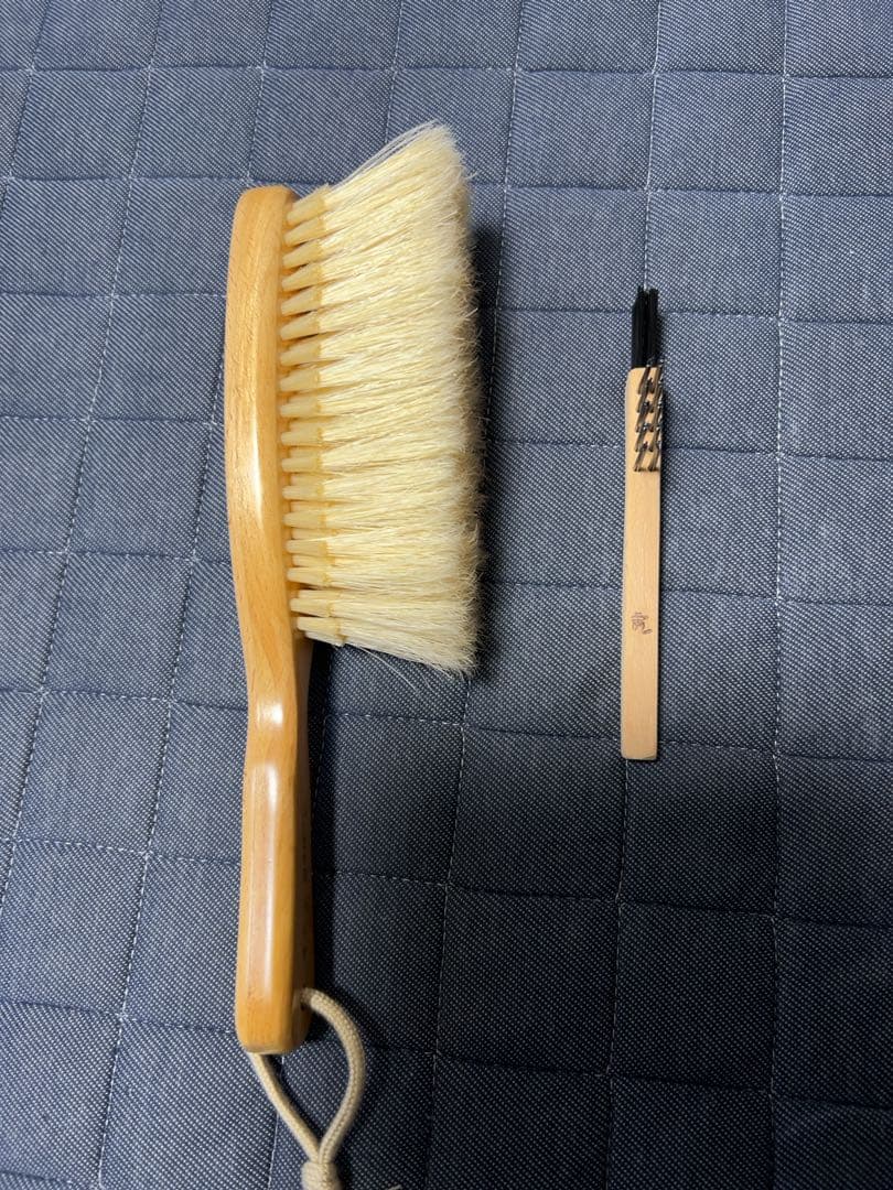 カシミアブラシ　高級洋服のお手入れに最適