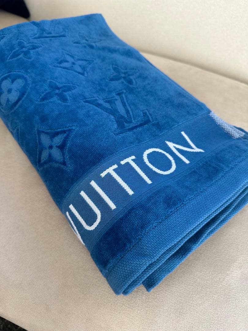 LOUIS VUITTON 青 バスタオル