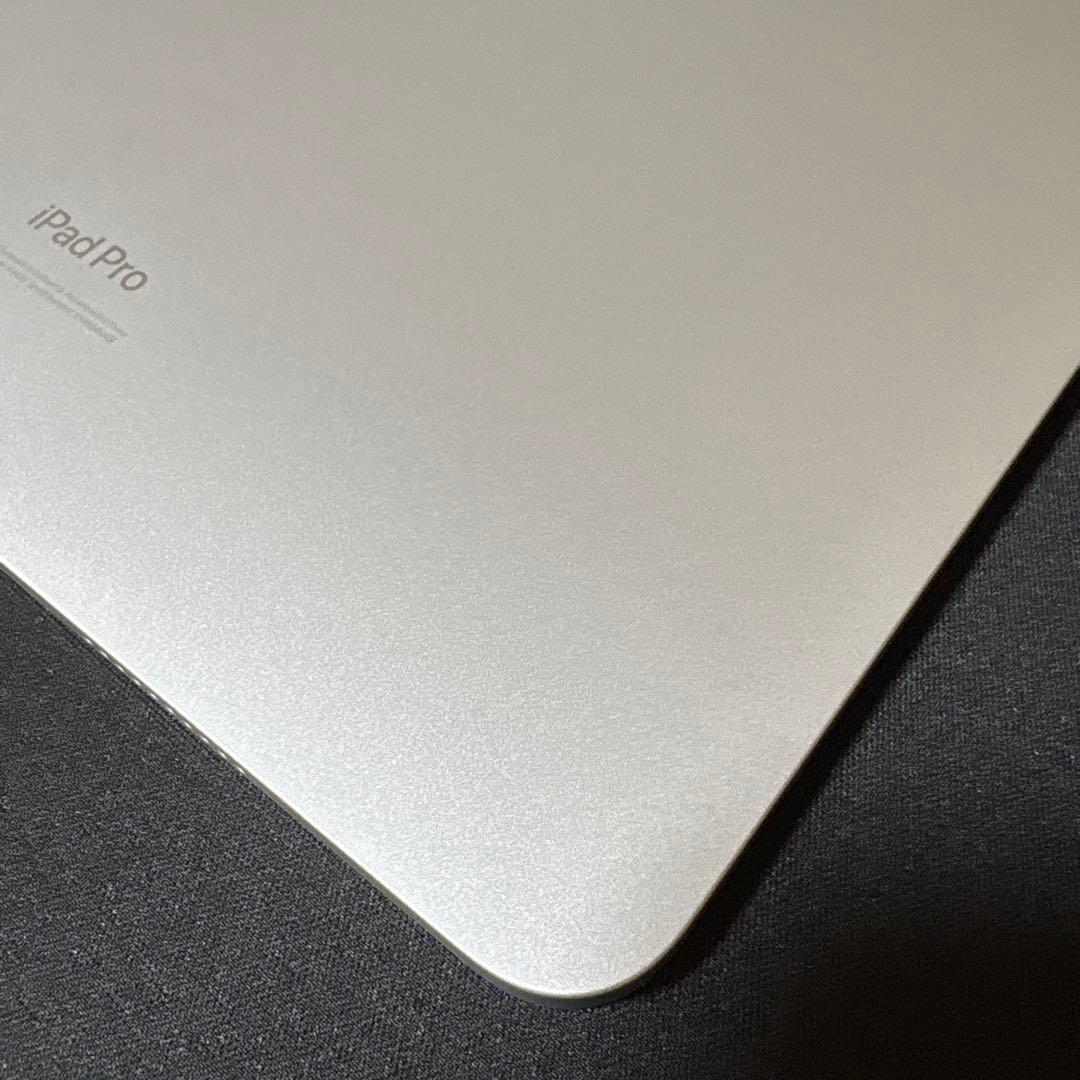 ほぼ未使用 iPad Pro 12.9 第6世代 M2 128GB おまけ付き