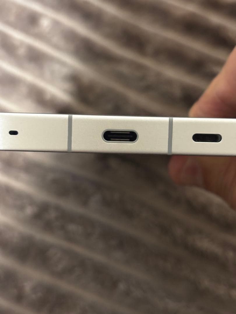 超美品　ライツフォン2 本体、レンズカバー付き