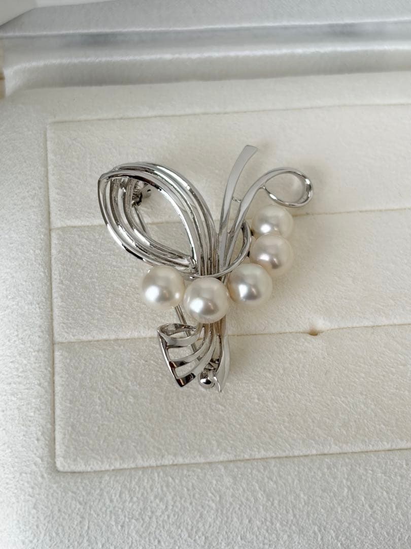 パンです‼️ ミキモト　ブローチ