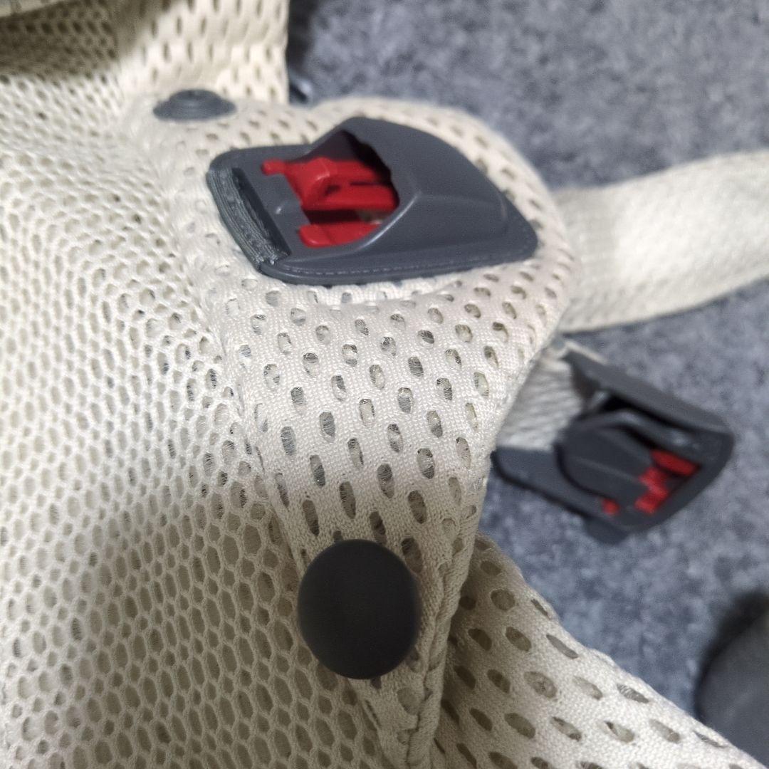 BABYBJÖRN 抱っこ紐　ハーモニー　クリーム色