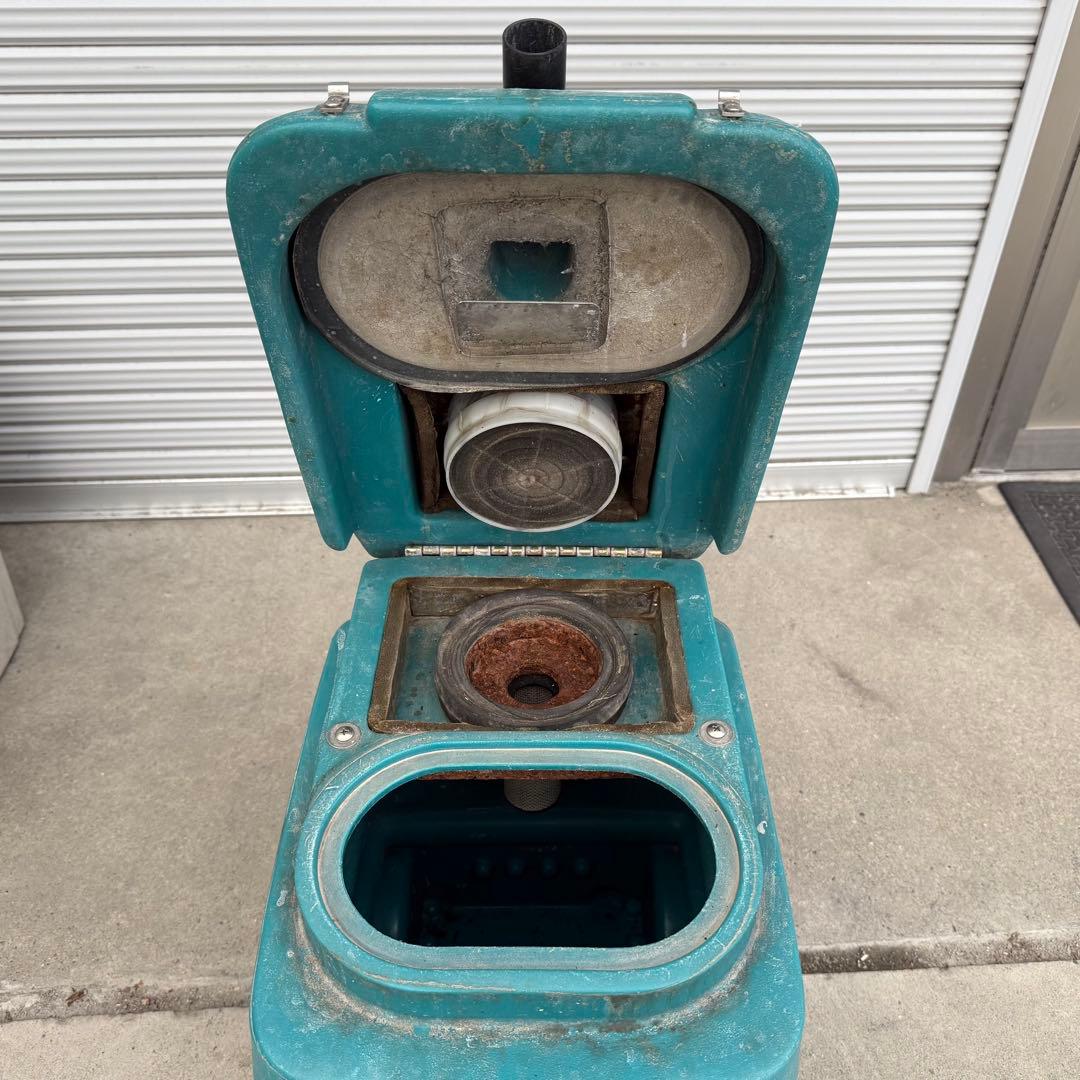 テナント社製　ウェットバキューム　コード式