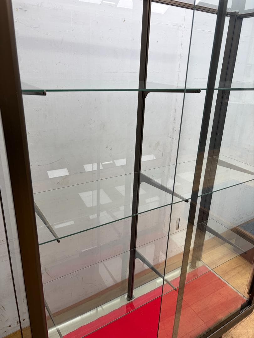 日本アルミ　ガラスショーケース　店舗用　キャスター、照明付き