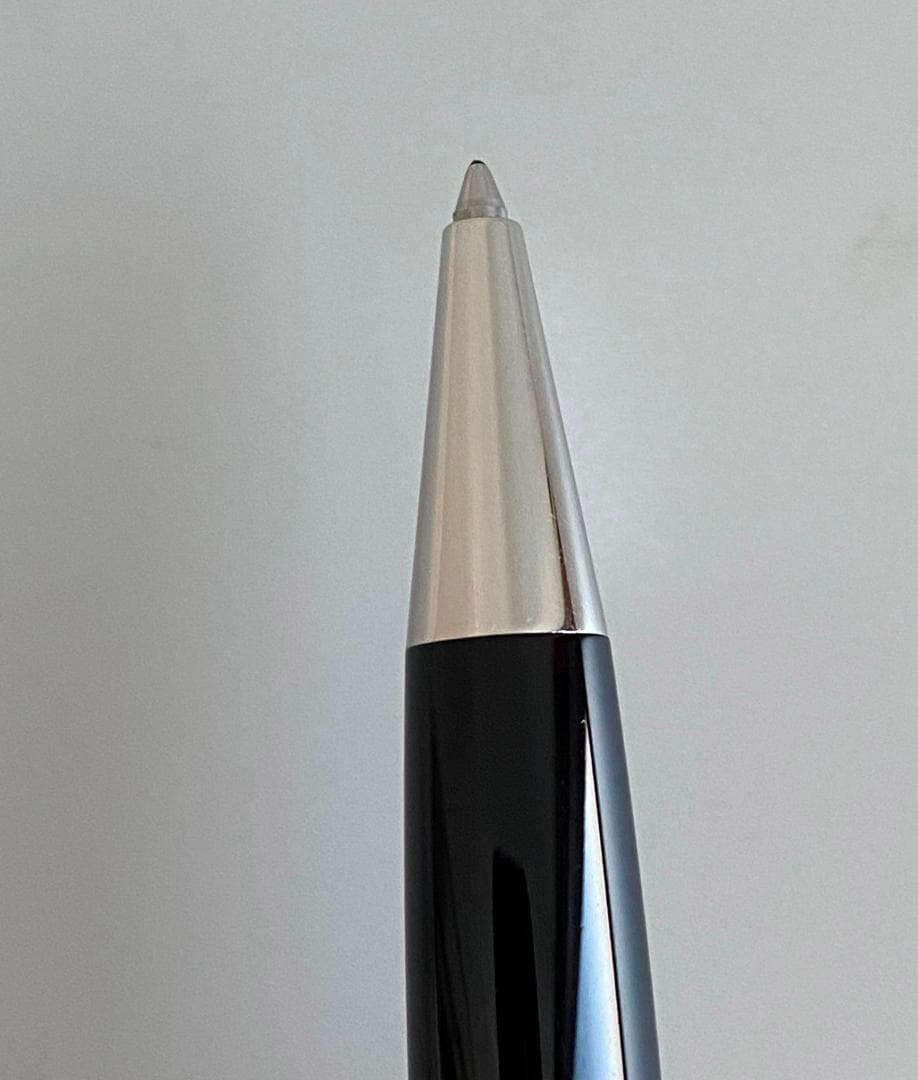 ドイツ製　モンブラン クラシック　P164　プラチナｘブラック ボールペン