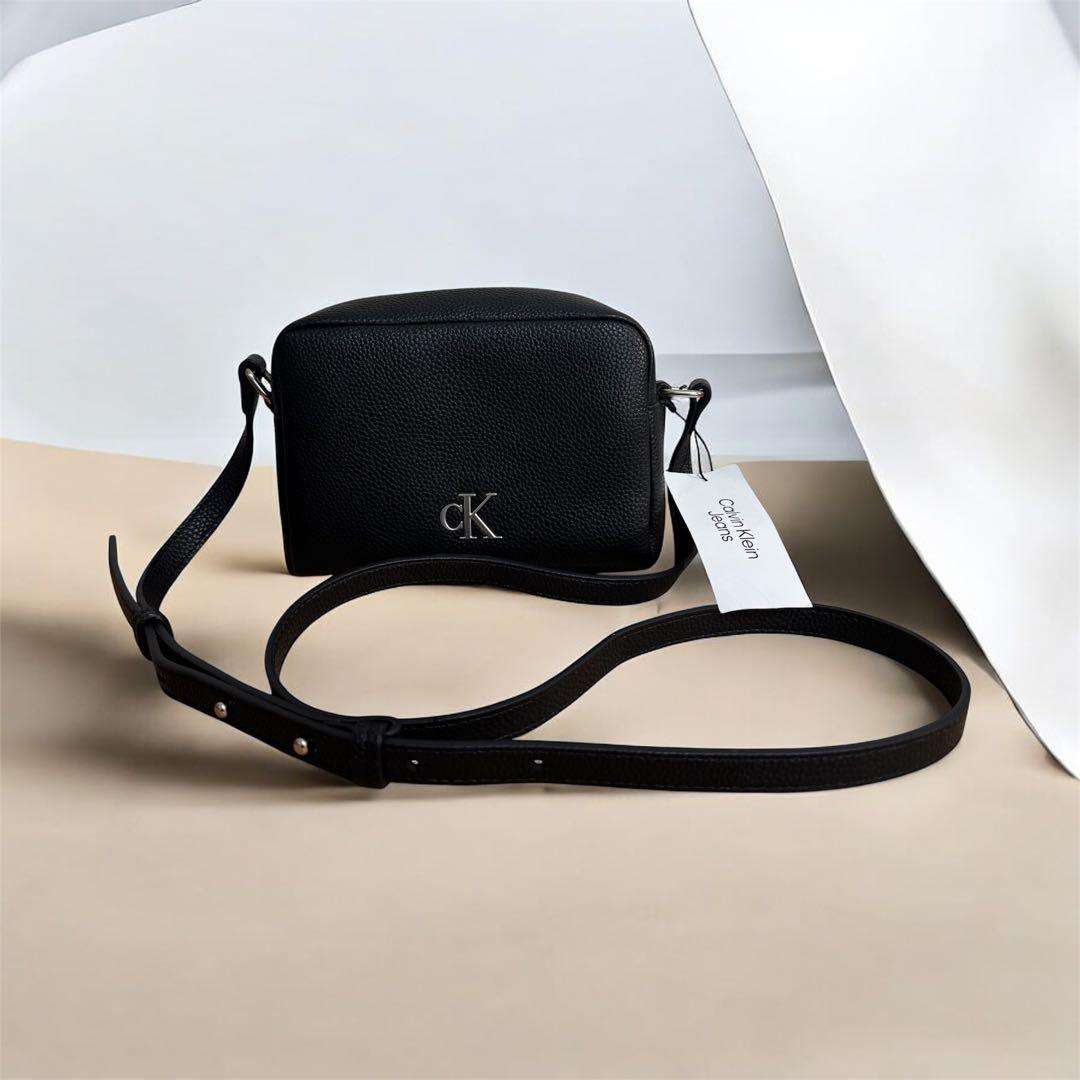 新品未使用  ショルダーバッグ カメラバッグ CKロゴ