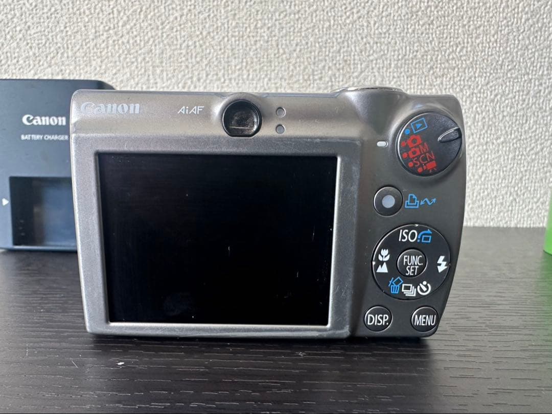 k656 Canon IXY Digital 900IS シルバー　デジカメ