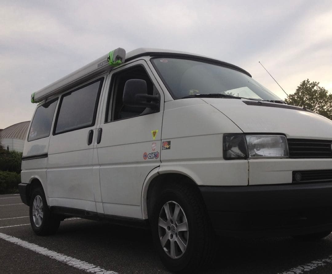 フォルクスワーゲン・ユーロバン　ウェストファリア用の右スライドドアの窓ガラス