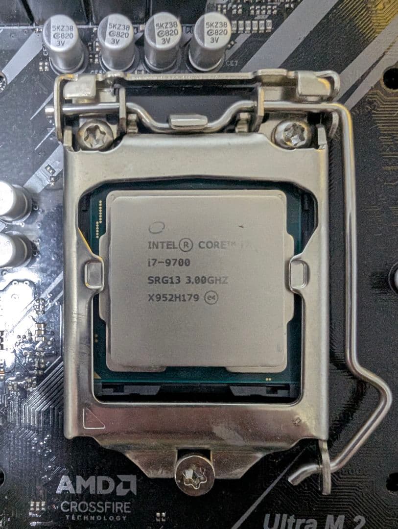 マザーボード + Intel i7-9700 + 8GB×2 16 GB RAM