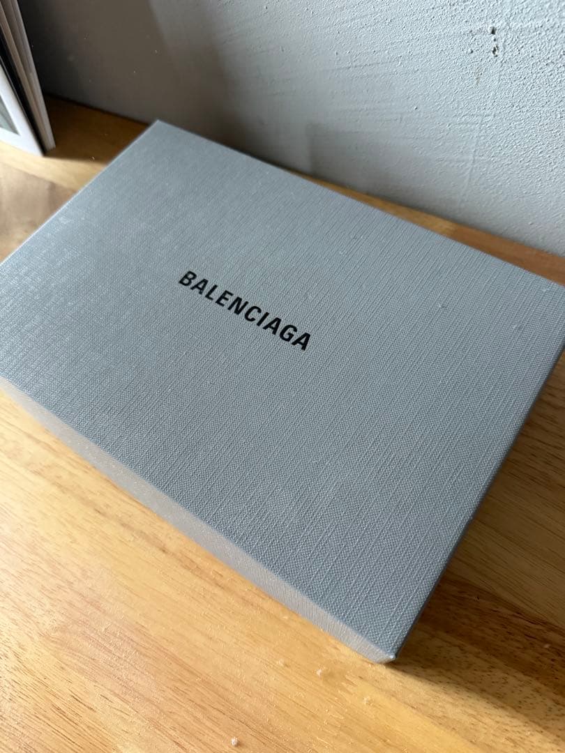 小物 BALENCIAGA PASSPORT PHONE HOLDER