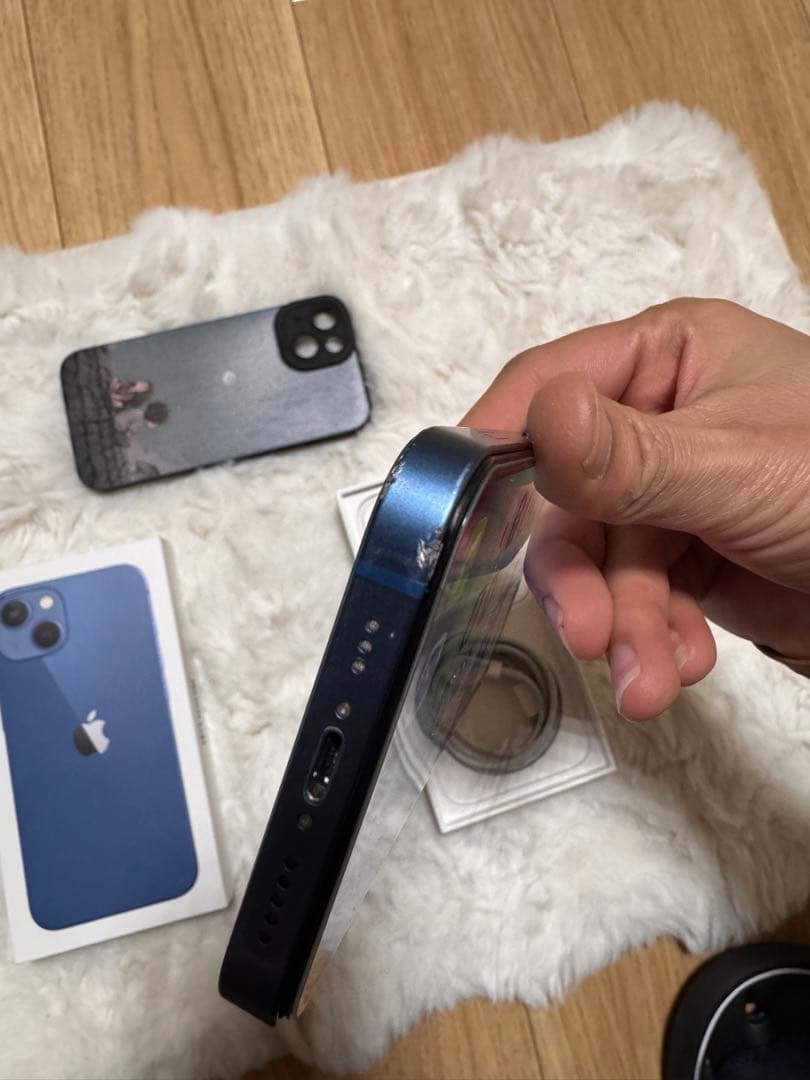 iPhone 13 Simフリー