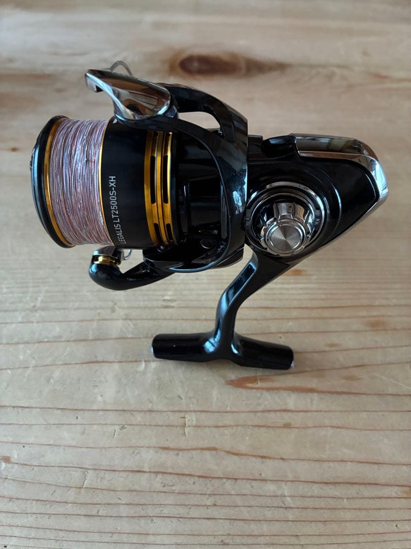 ダイワ レガリス LT2500S-XH RCSノブ付き