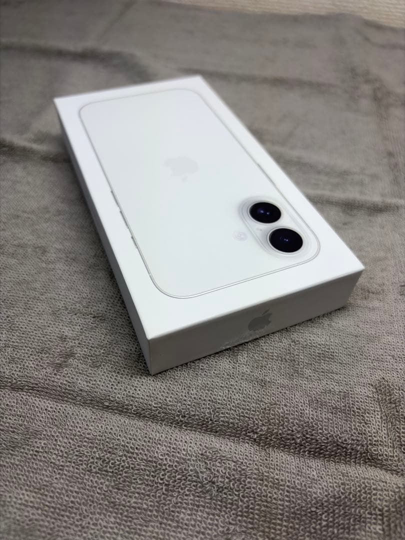 iPhone 16 256GB バッテリー100% ホワイト SIMフリー