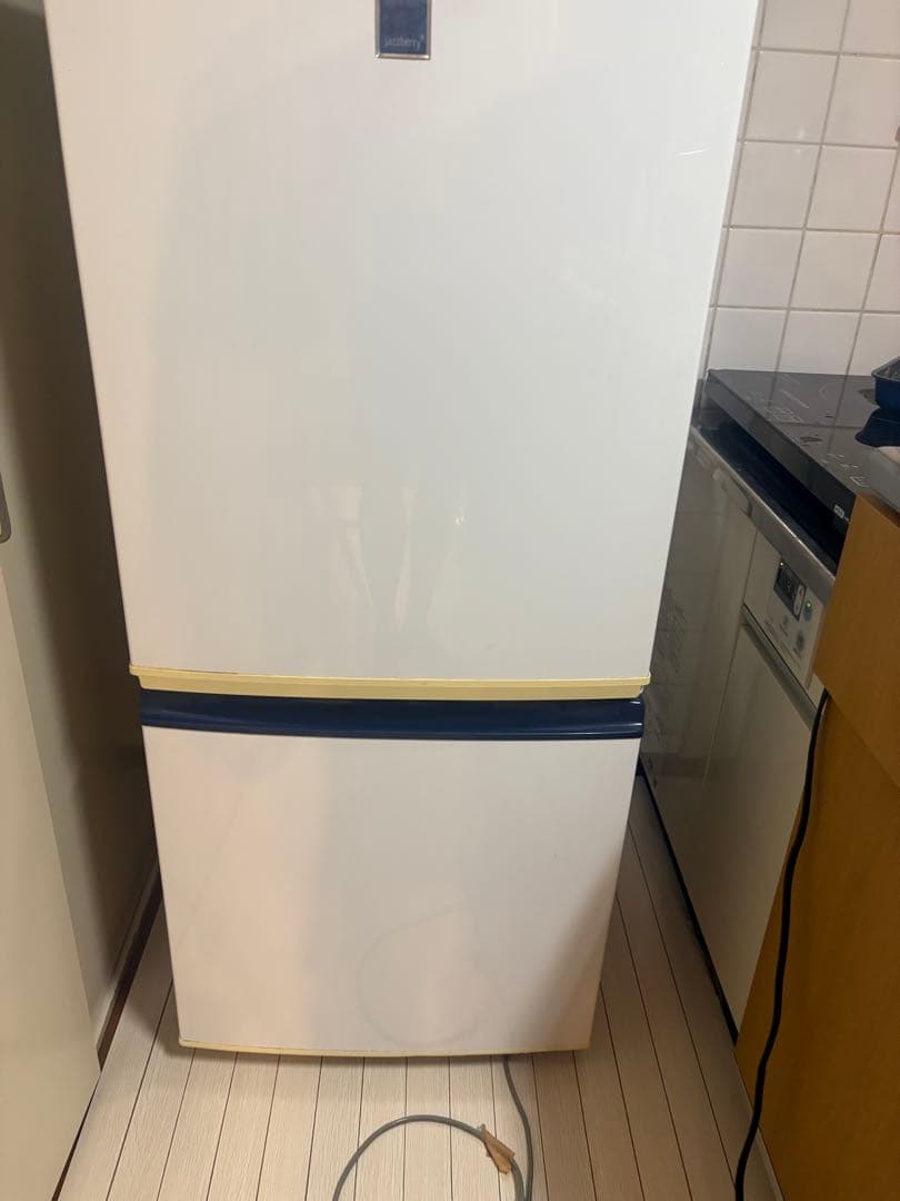 ホワイト冷蔵庫 上下二段式 収納力抜群