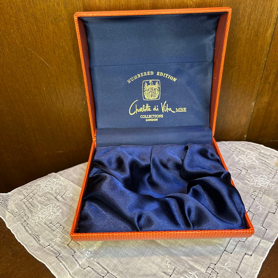 未使用　1996シャルロット ディ ヴィータミニチュアティーポットフクロウと子猫