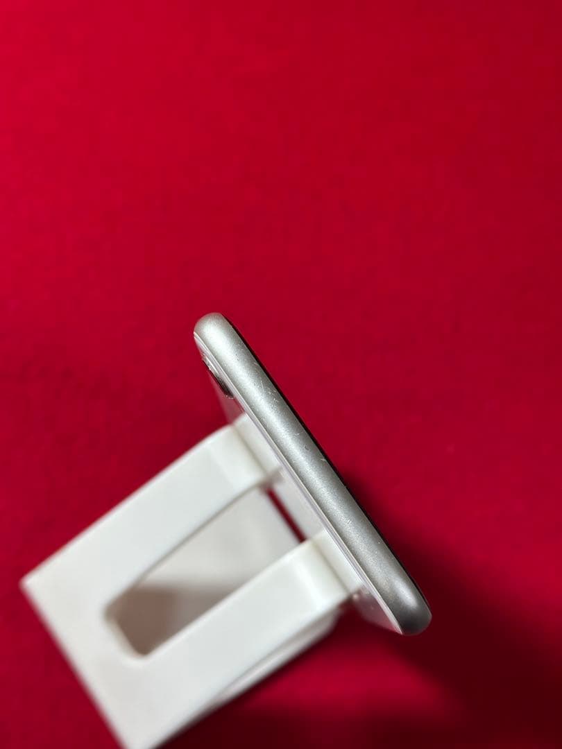 【8183】iPhone SE3第3世代スターライト 64GB simフリー