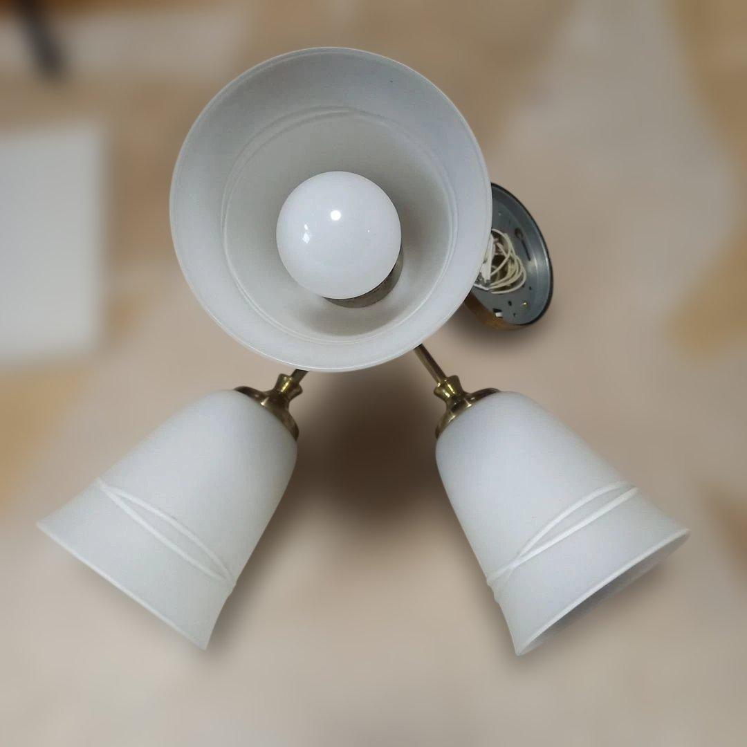 レトロレア物コイズミクラシックデザイン シャンデリア 3灯　LEDランプ付きです