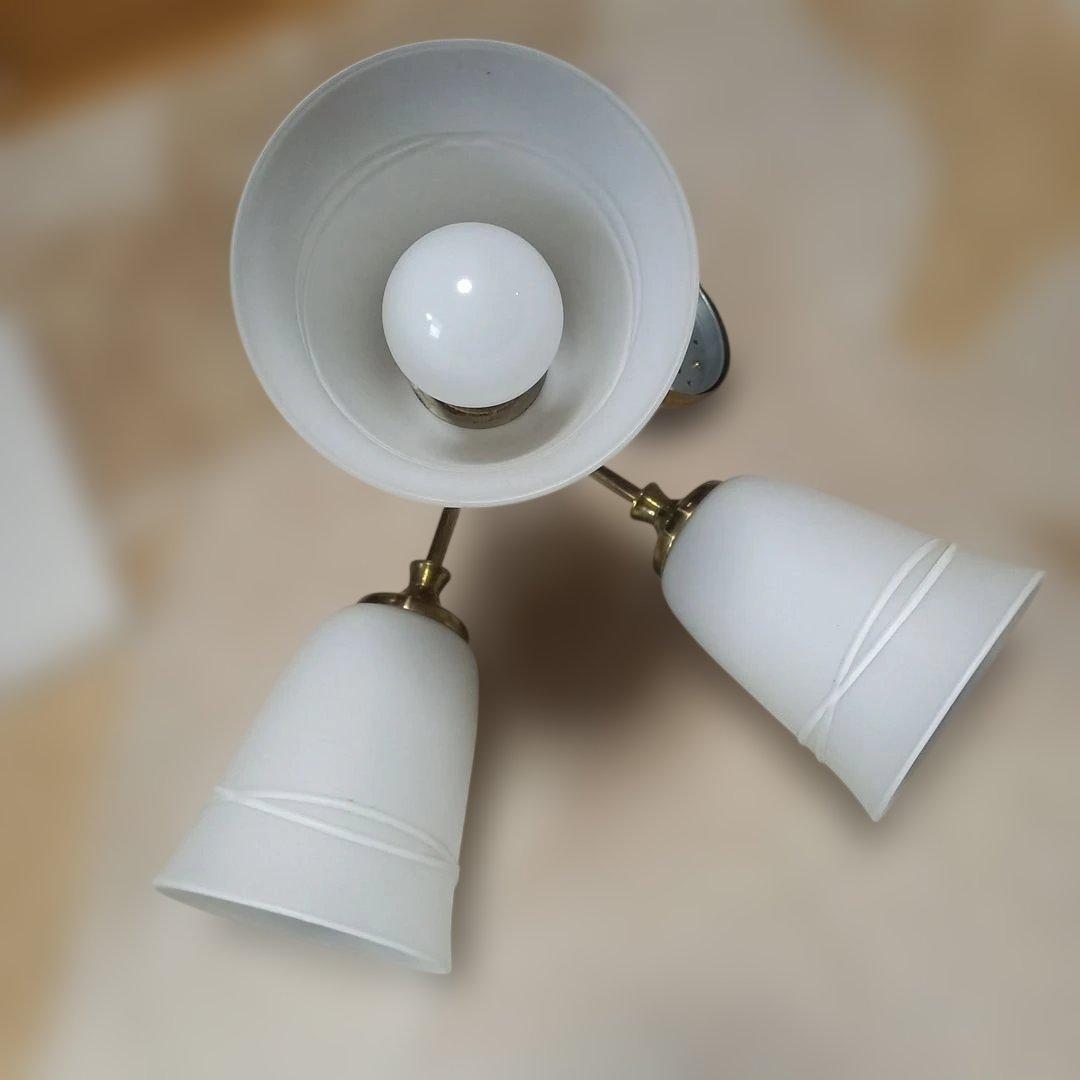 レトロレア物コイズミクラシックデザイン シャンデリア 3灯　LEDランプ付きです