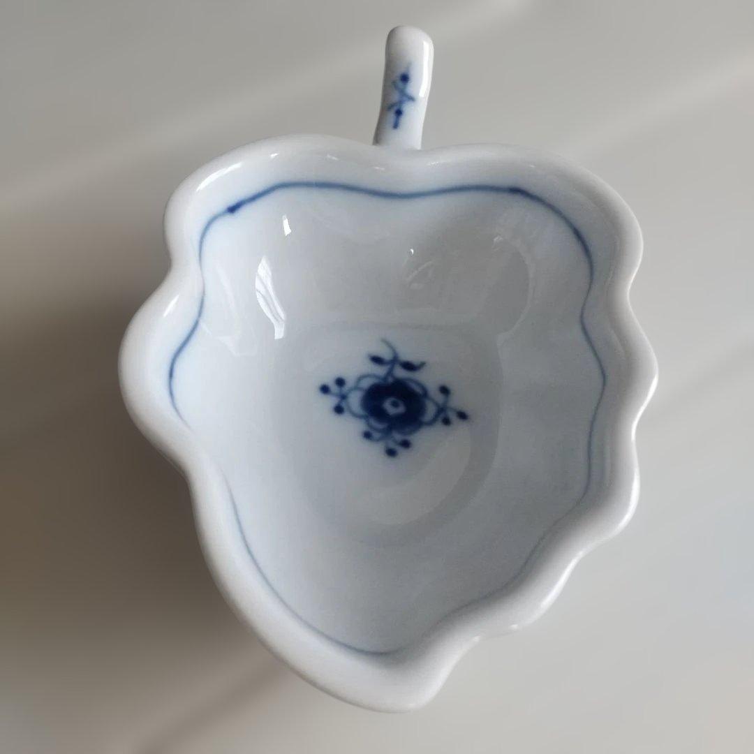 ブル－フルーテッド プレイン スモールリーフディッシュ オープンシュガー