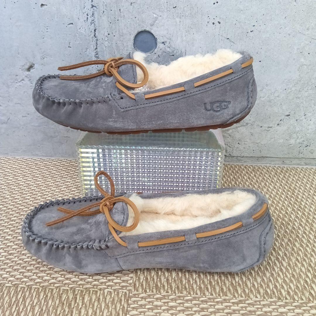 【未使用】UGG アグ DAKOTA ダコタ　モカシン ムートン 22cmグレー