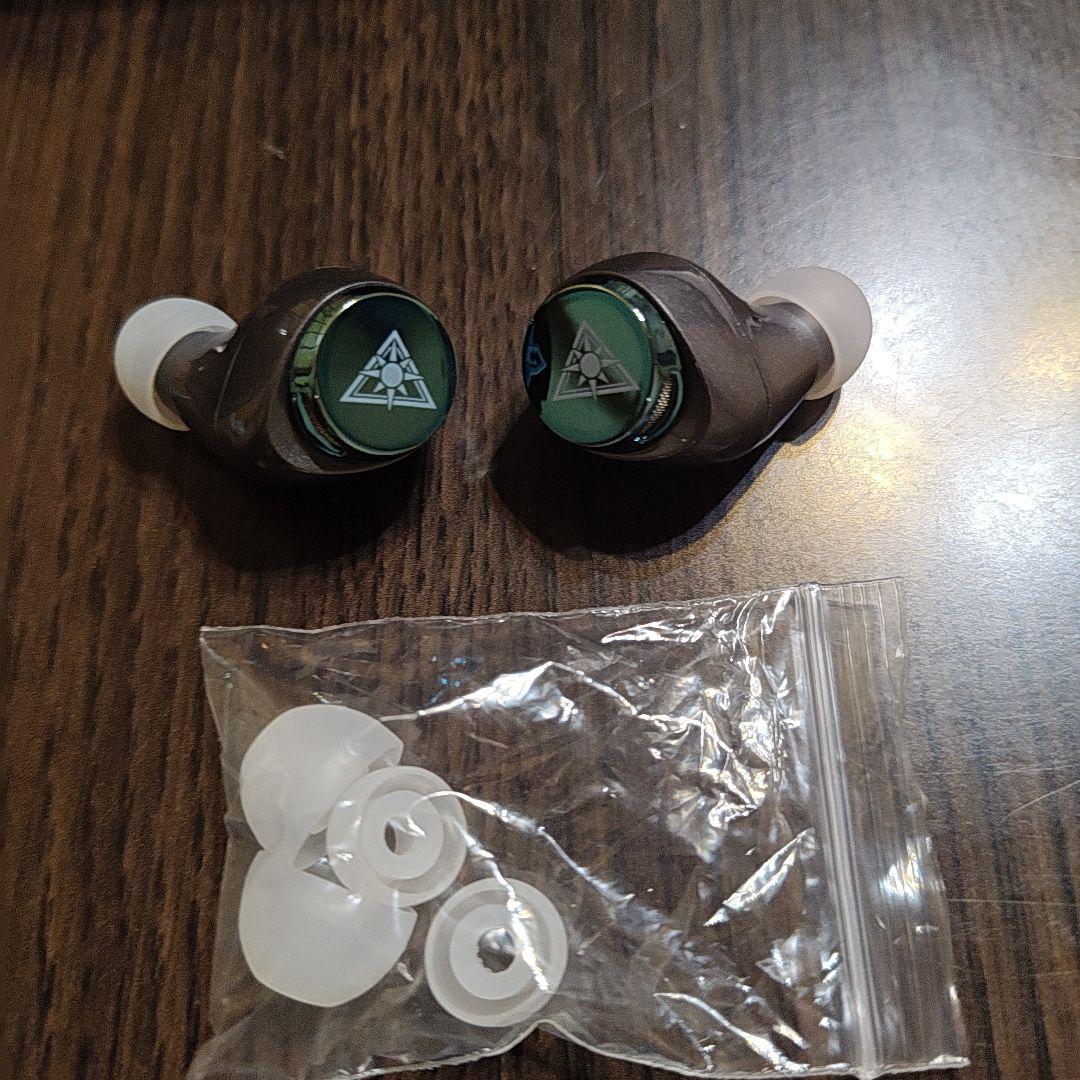 AVIO T ブルーアーカイブコラボレーションワイヤレスイヤフォン