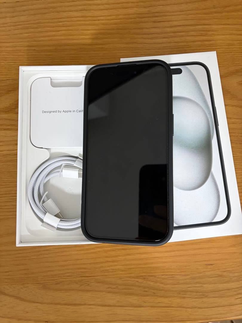 Apple iPhone 15 本体 ブラック 128GB