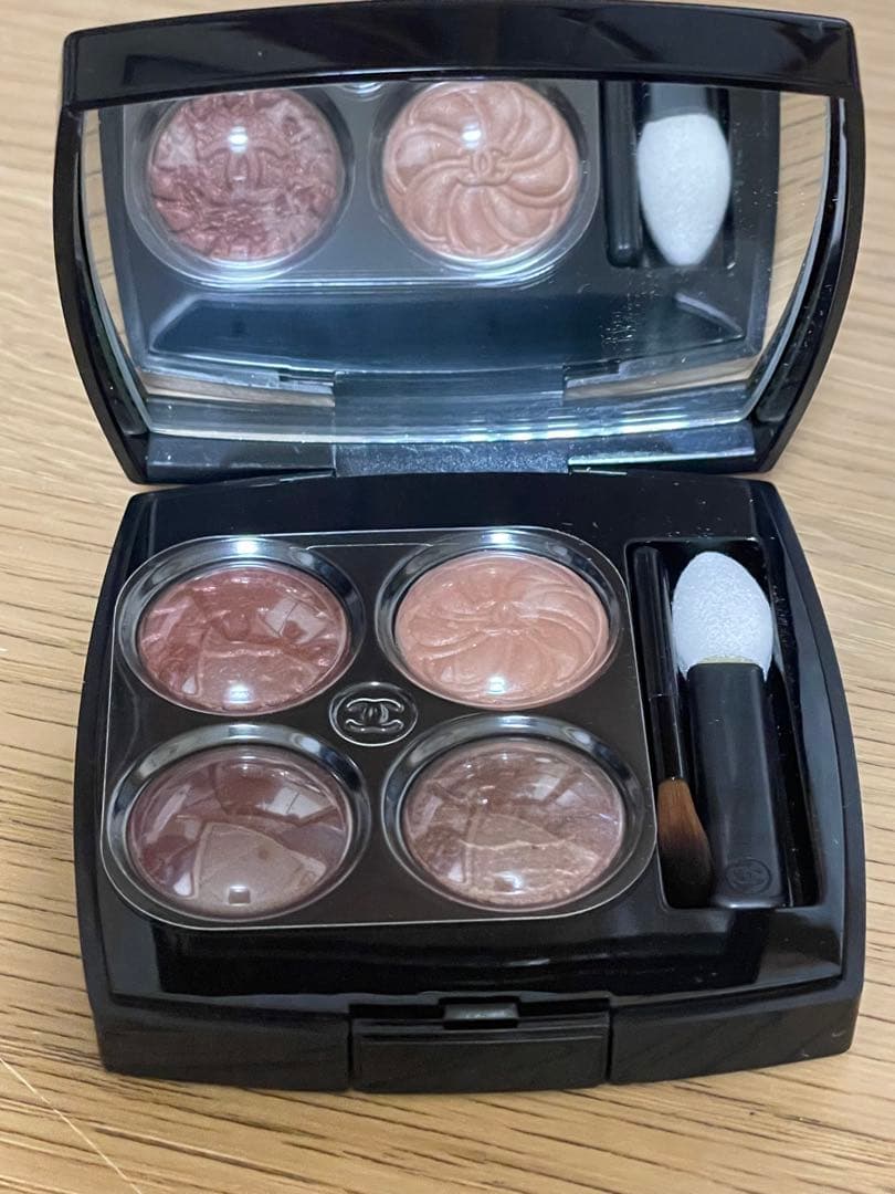 【新品】CHANEL　レ キャトル オンブル ブトン　ブトンクチュール219