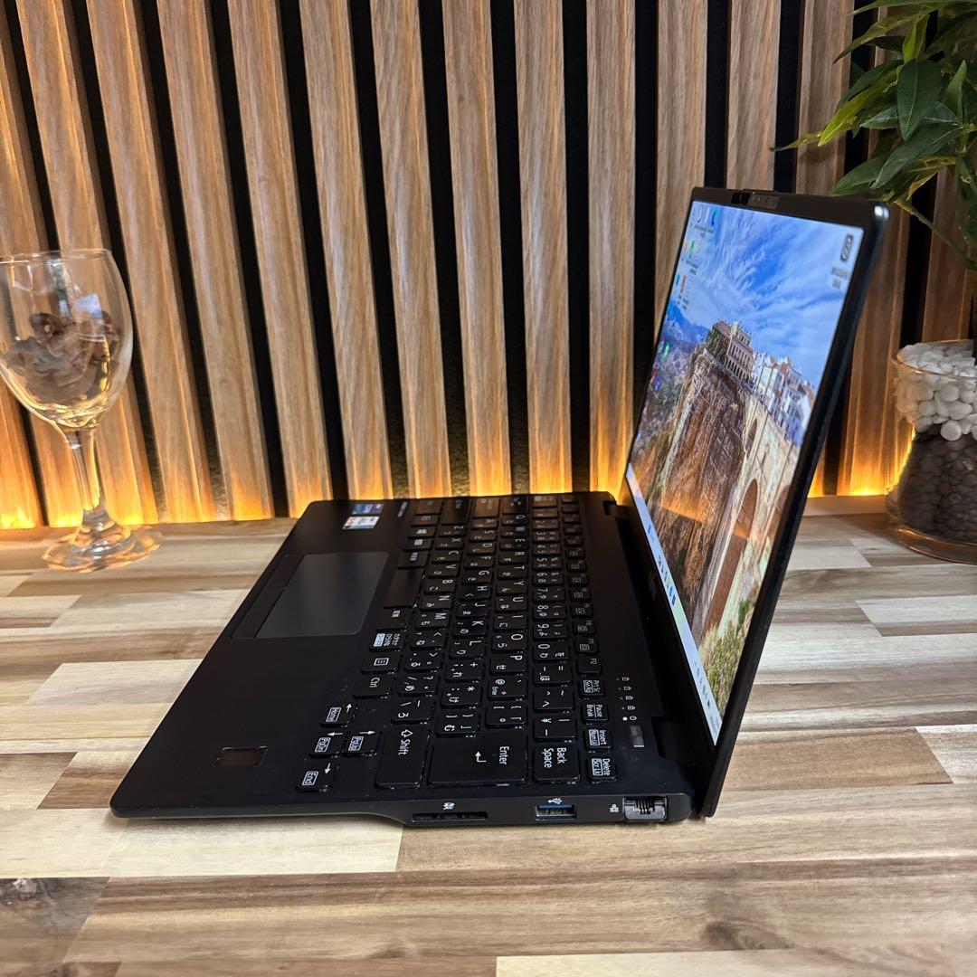 おすすめ‼️LIFEBOOK U9311☘️i5第11世代☘️軽量☘️人気ノートパソコン