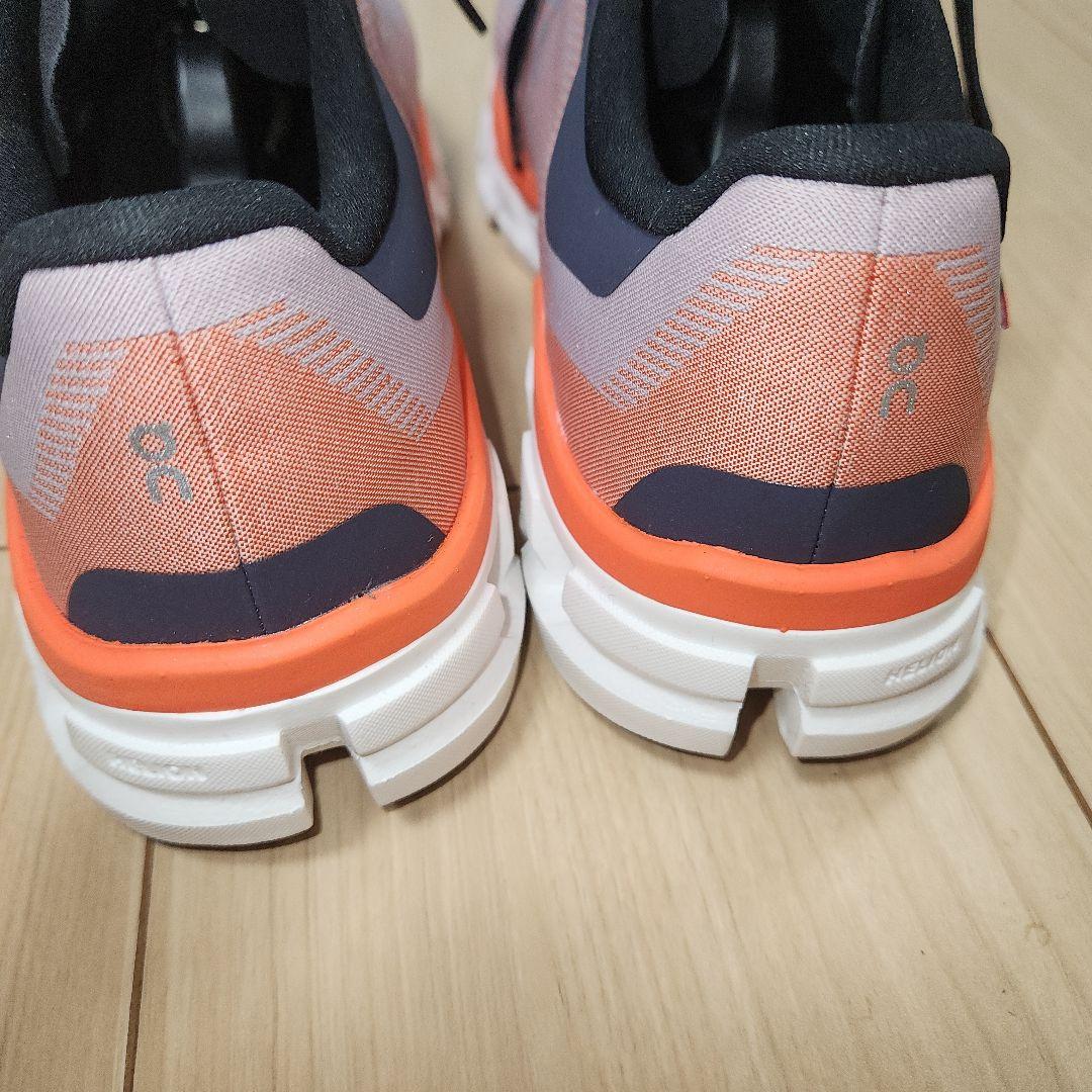 美品 On Cloudflow4 25cm ランニングシューズ