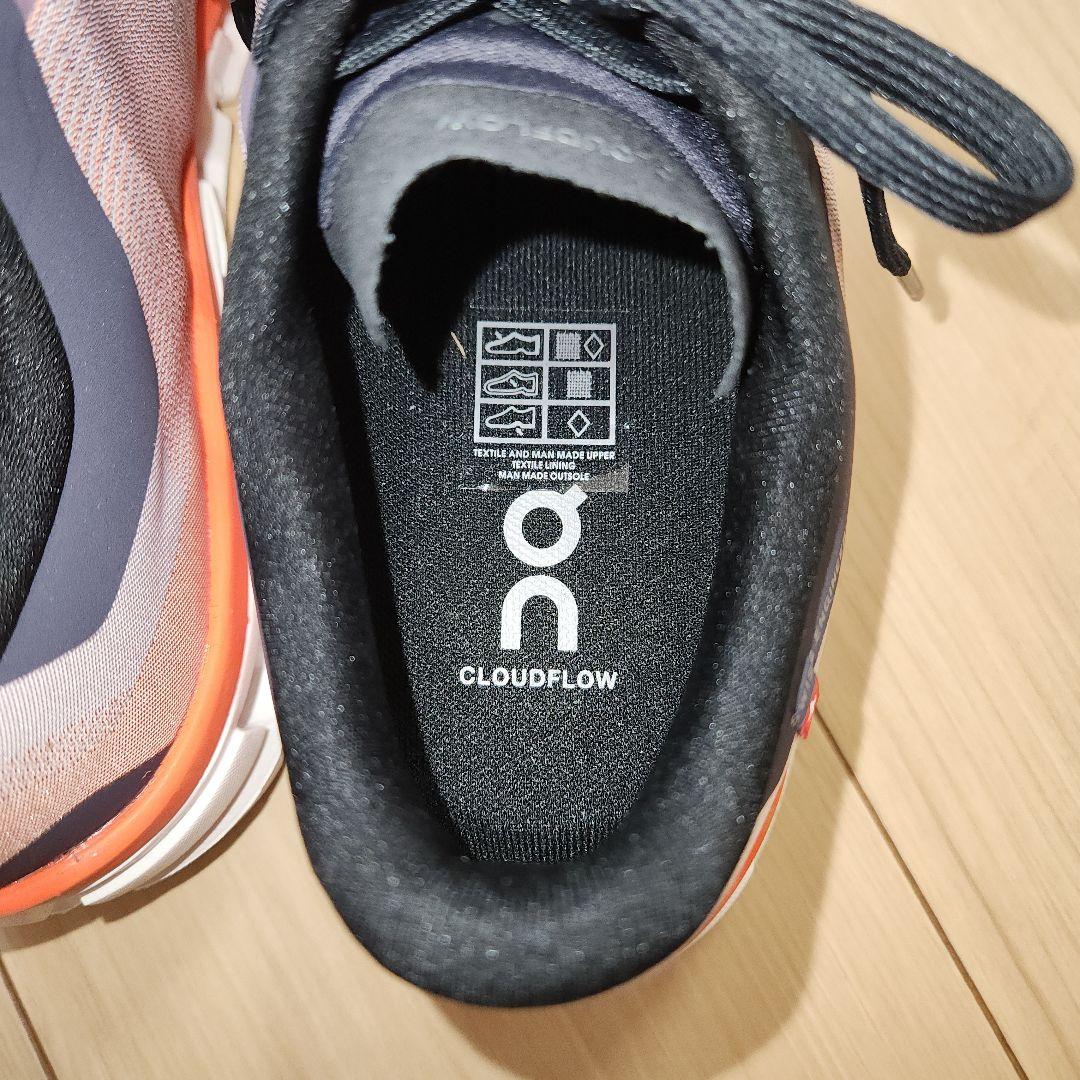 美品 On Cloudflow4 25cm ランニングシューズ