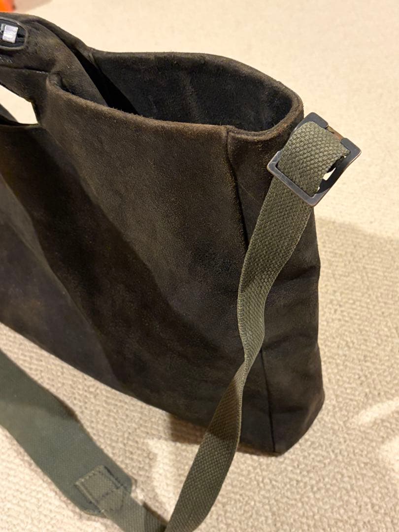 DELLE COSE ショルダーバッグ　イタリア製GUIDIレザー