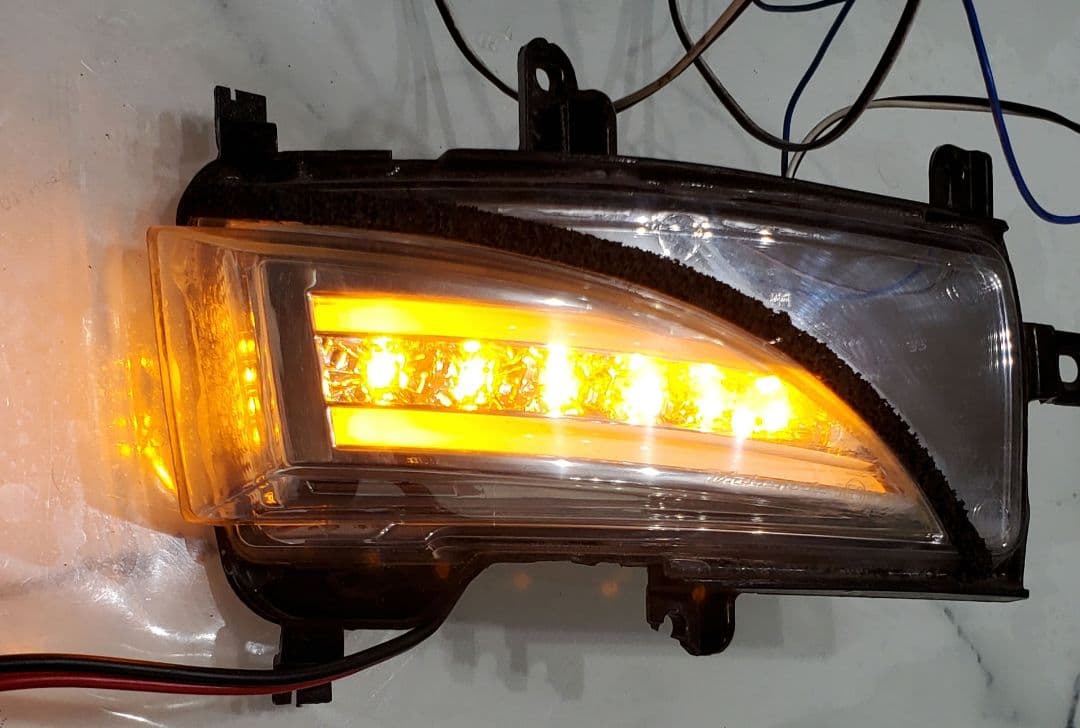 ヴァレンティ LED ドアミラーウインカー(エルグランドE52用)
