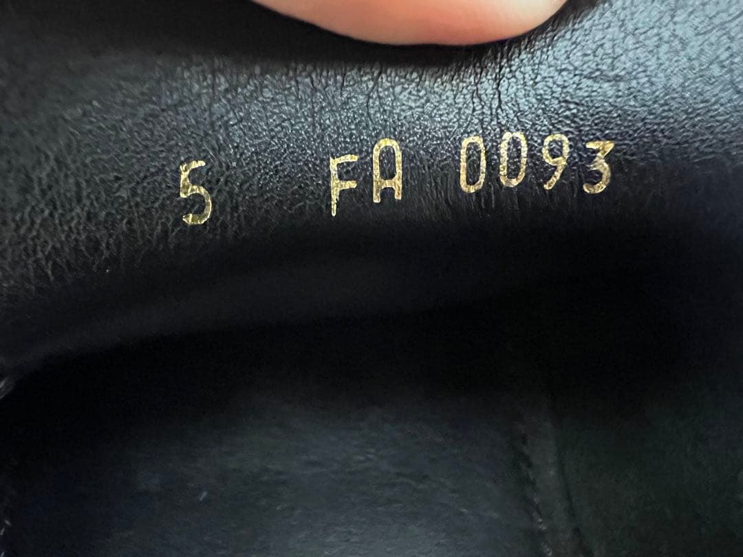 【桃椿】LOUIS VUITTON ドライビングシューズ