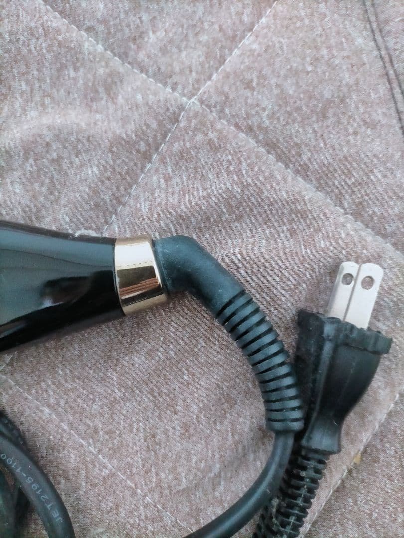 【お値下げ】ヘアビューロン4dplus 40-180℃ストレートヘアアイロン