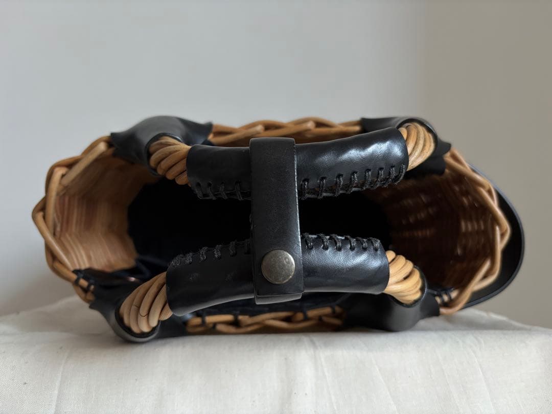 極美品　ebagos オイルショルダーミニ 紅籐 ブラック エバゴス　黒