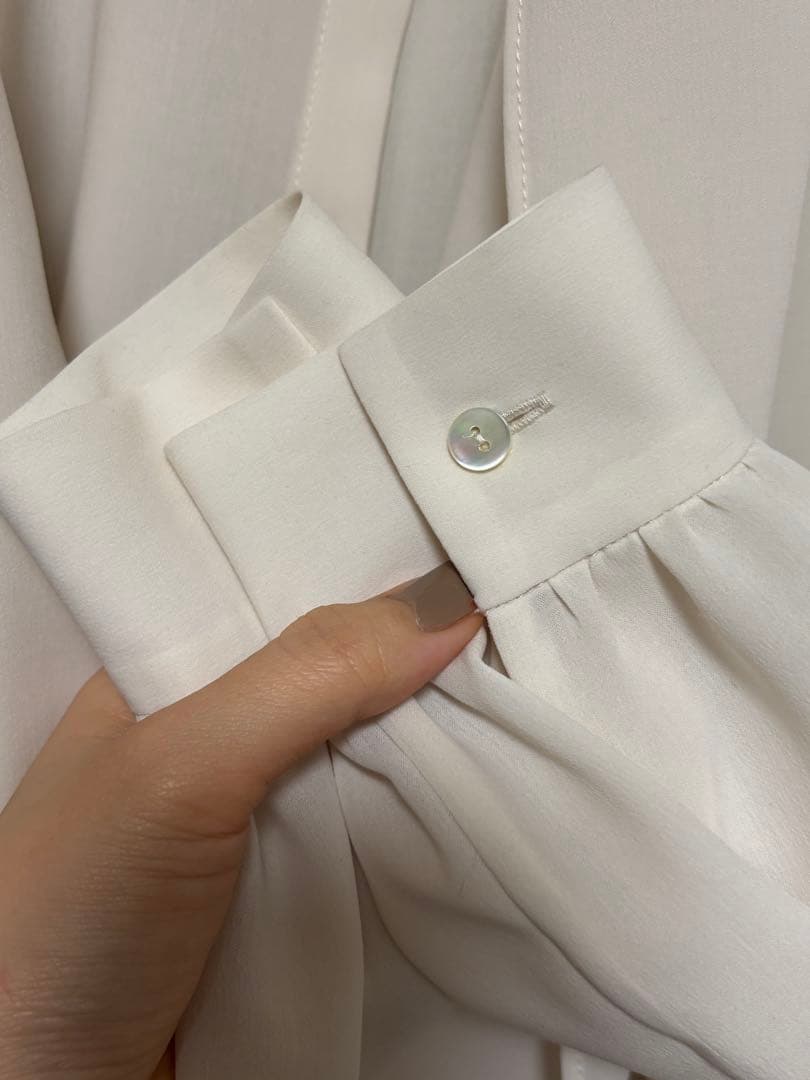 お値下げ！ガリャルダガランテ フィネスボウタイブラウス　ホワイト