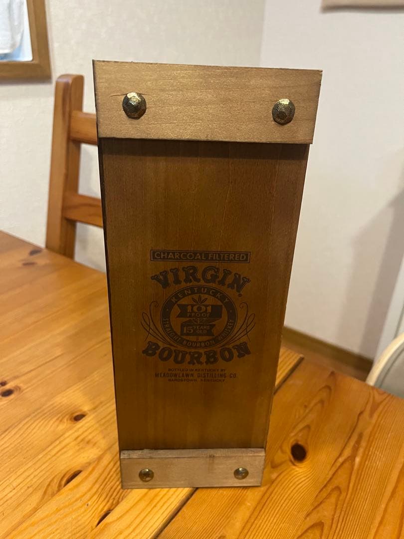 VIRGIN BOURBON 15 YEARS OLD ヴァージンバーボン15年