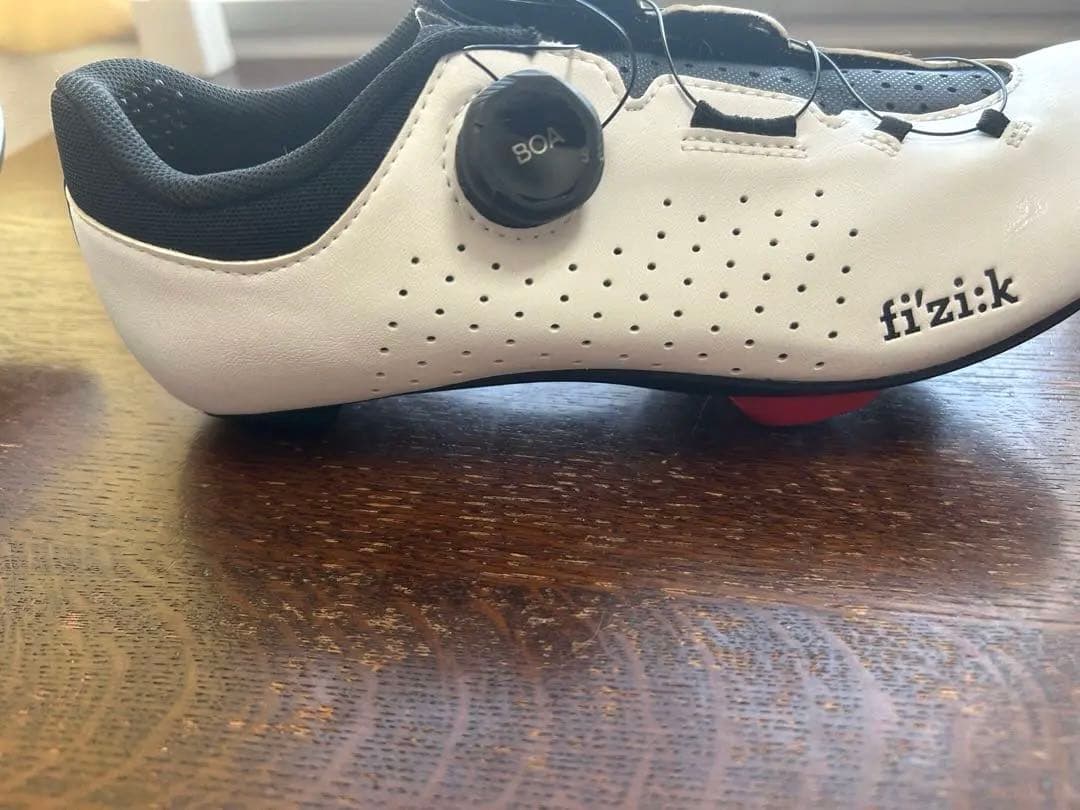 【美品】フィジークfizi:k VENTO OMN 41.5 26.7cm 白