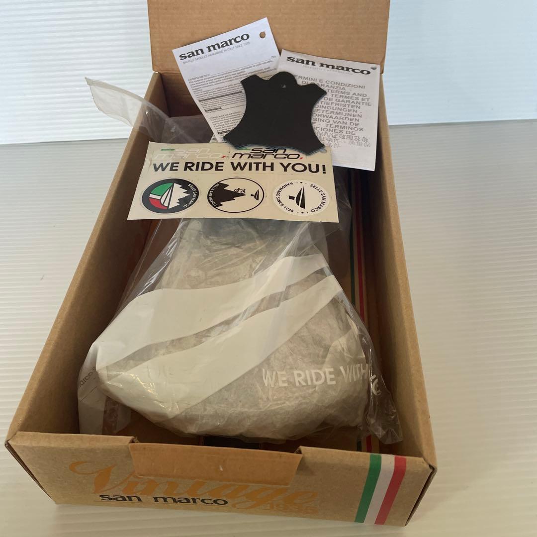 サンマルコ リーガル ブラックレザー、シルバーカラー鋲仕様